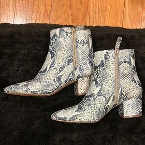 Cole Haan Snake Skin Print Boots Size 8.5
2 in block heel.